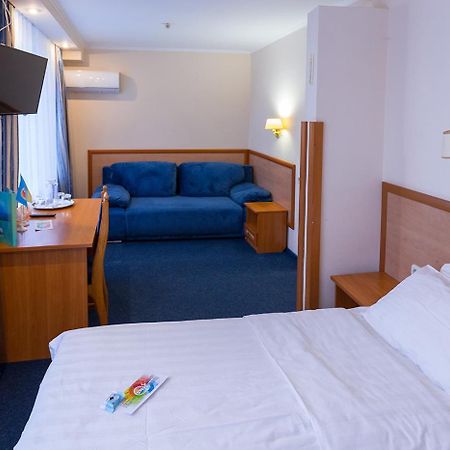 Truskavets 365 Hotel Екстериор снимка