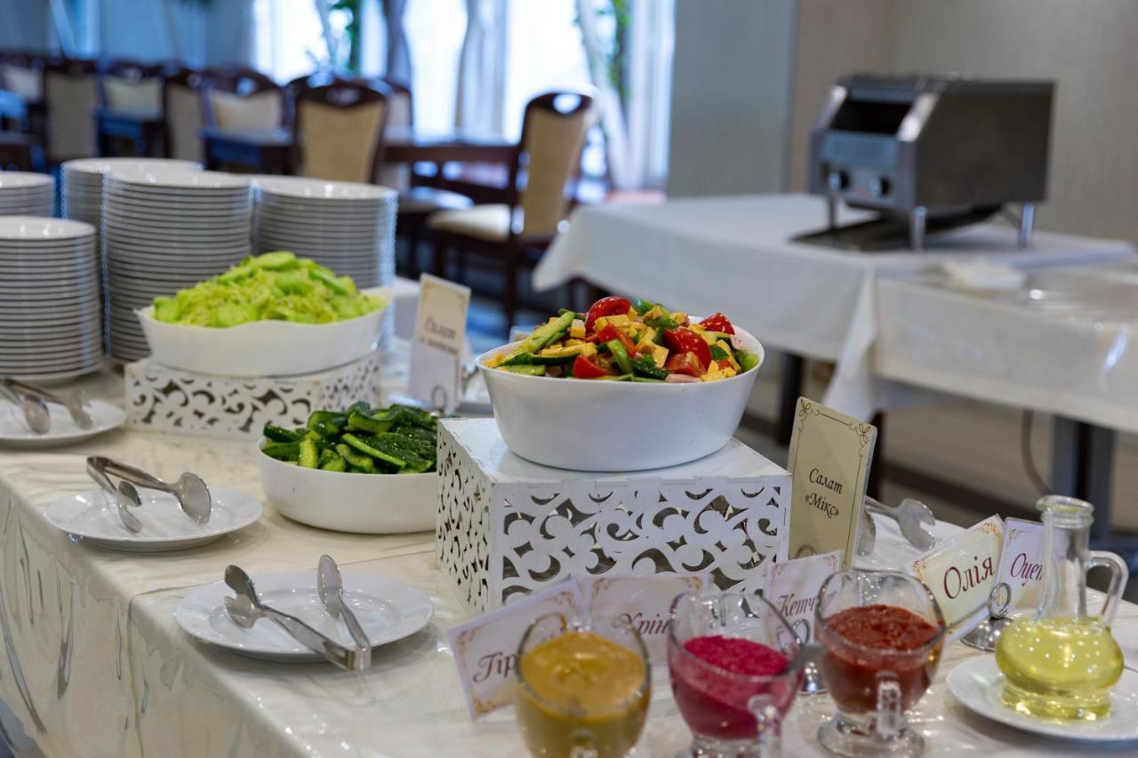 Truskavets 365 Hotel Екстериор снимка
