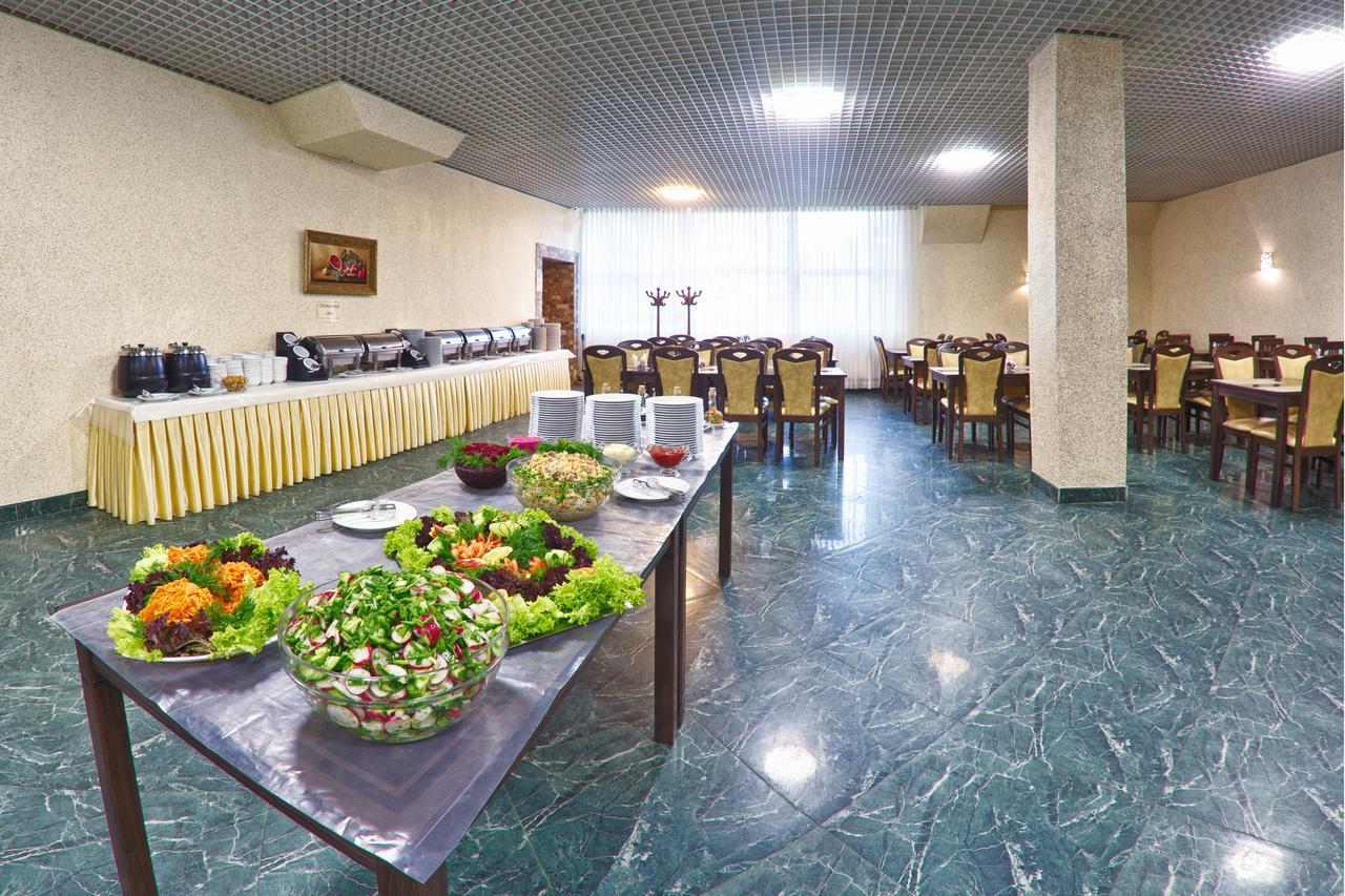 Truskavets 365 Hotel Екстериор снимка
