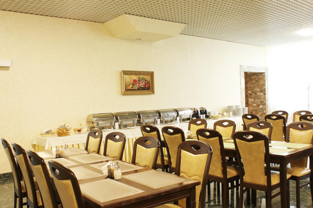 Truskavets 365 Hotel Екстериор снимка